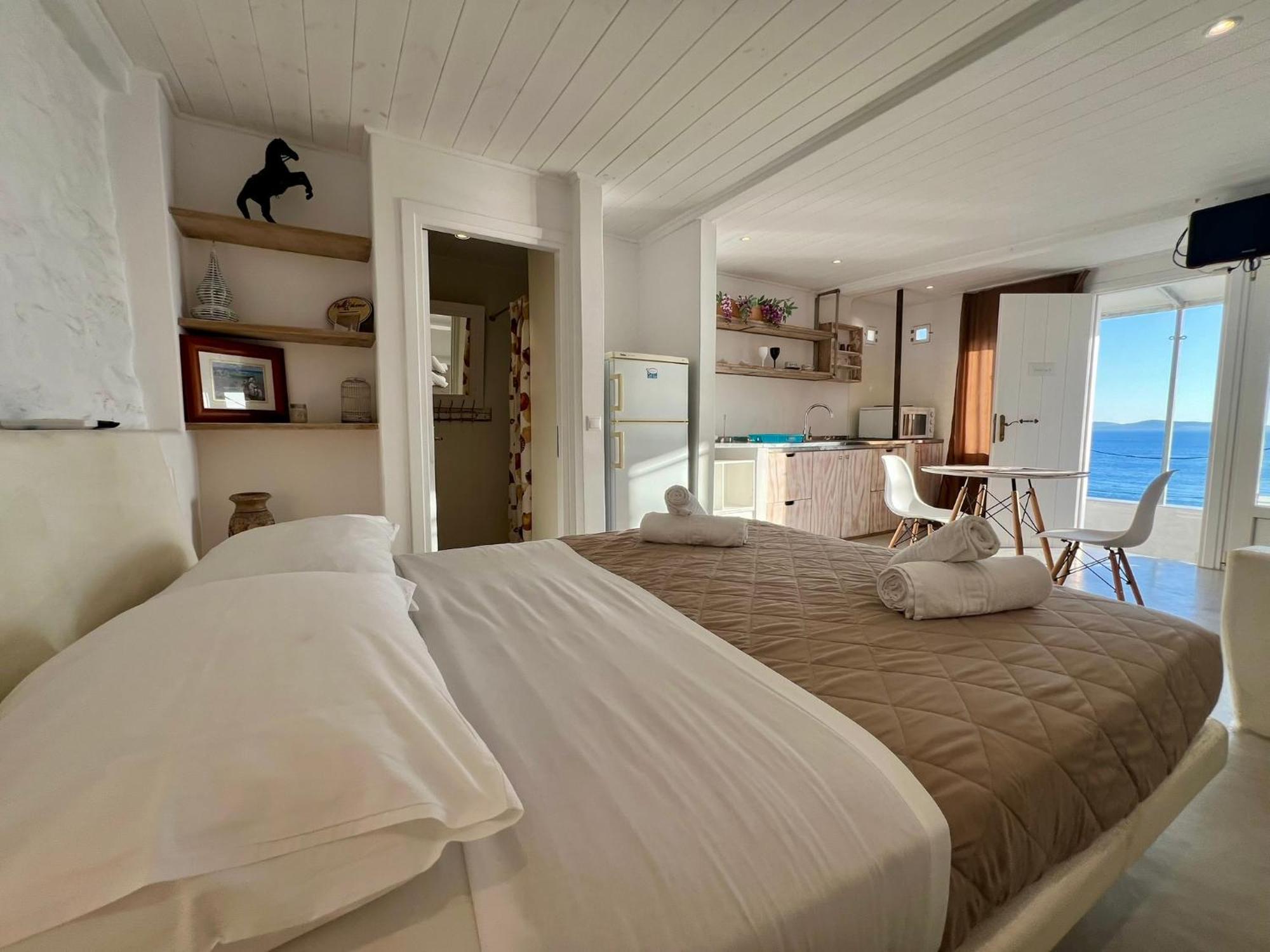 Mykonos Tourlos Nests - Sea View Escape Apartman Kültér fotó